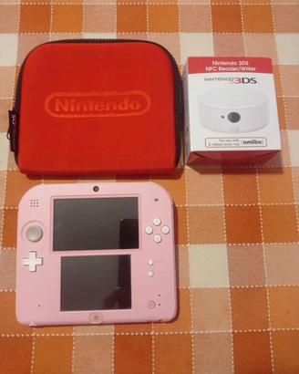 Nintendo 2DS con cover + NFC