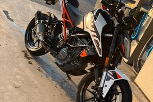 KTM DUKE 125