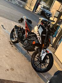 KTM DUKE 125
