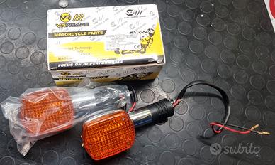 Indicatori di direzione (frecce) per moto vintage