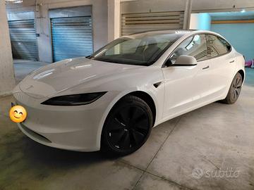 Tesla model 3 Premium