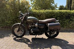 Triumph Street Scrambler 900 South Garage
