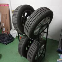 Scaffale porta ruote auto