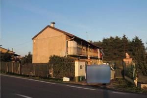 Immobile in asta di 275 m² con più di 5 locali a C