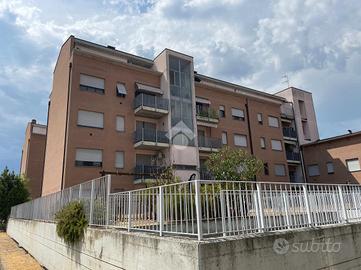 2 LOCALI A PARMA
