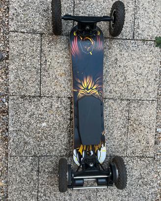 Skateboard elettrico fuoristrada