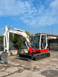 E116 Escavatore 50 q Takeuchi TB250