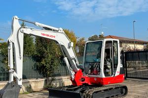 E116 Escavatore 50 q Takeuchi TB250