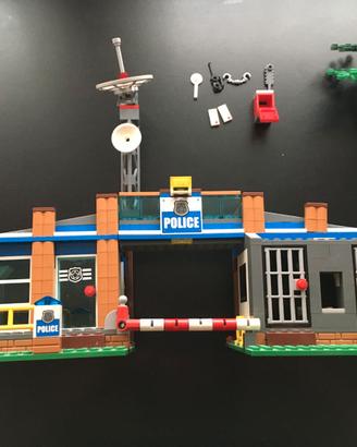 Set lego polizia forestale caserma