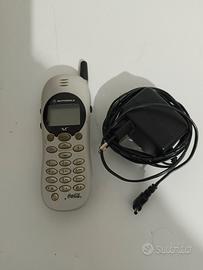 cellulare Motorola v2288 edizione coca cola