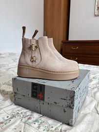 Stivaletto donna in camoscio Gio+