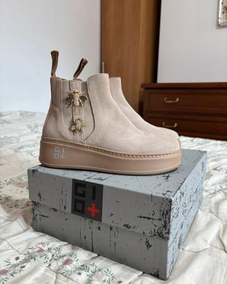 Stivaletto donna in camoscio Gio+
