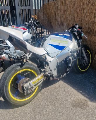 suzuki gsx r 600