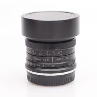 Obiettivo risespray 7.5 mm f/2.8 fish-eye. fuji