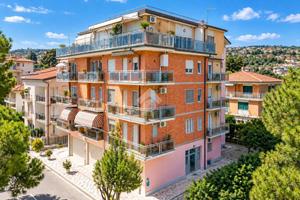 3 LOCALI A PORTO SAN GIORGIO