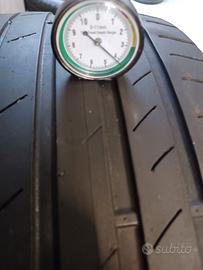 4 Gomme 245/45-19 Kumho Ecsta