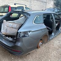 RICAMBI VOLKSWAGEN PASSAT 1.5 IBRIDA ANNO:2024