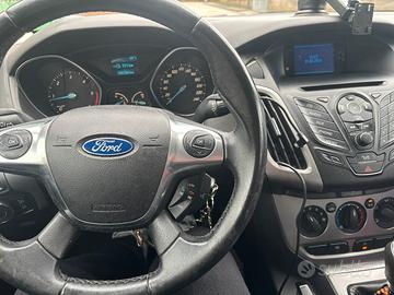 Ford focus 1.6 2012