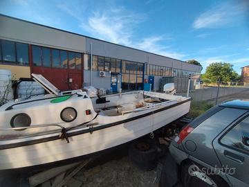 Barca motore fuoribordo