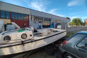 Barca motore fuoribordo