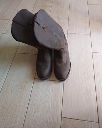 stivali stile western