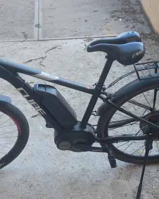e-bike cube taglia small