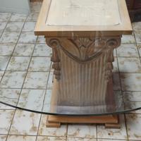 Tavolo tondo di cristallo con piede in legno vinta