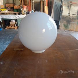 Lampadario sfera bianco opalino solo vetro