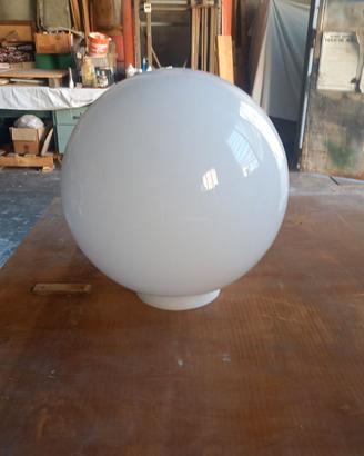 Lampadario sfera bianco opalino solo vetro