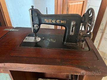 Macchina da cucire necchi