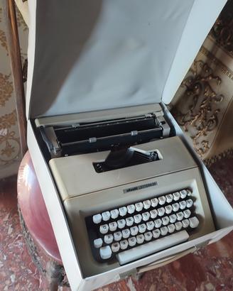 Macchina da Scrivere Olivetti Lettera 25