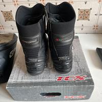 Stivaletti impermeabili moto sia strada sia enduro