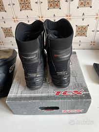 Stivaletti impermeabili moto sia strada sia enduro