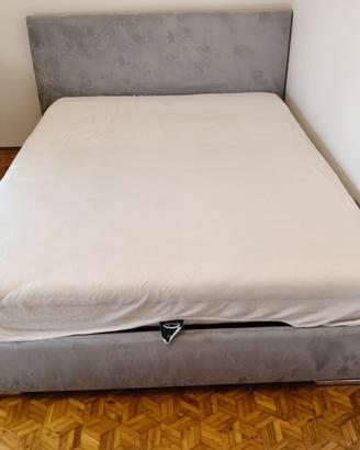 Letto matrimoniale Doimo in tessuto microfibra gri