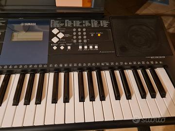 Tastiera Yamaha PSRE333