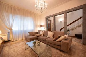 Casa indipendente di 155 m² con più di 5 locali e 