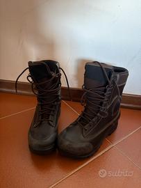 Anfibi taglia 39