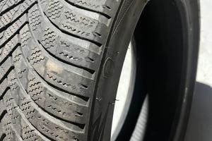 GOMME INVERNALI 215/45 R17