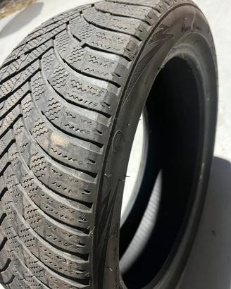 GOMME INVERNALI 215/45 R17