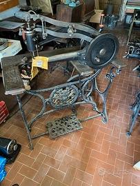 Antica enorme macchina da cucire Anker Koch 1800