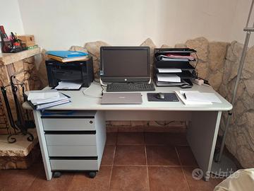 Scrivania da ufficio + cassettiera