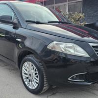 Lancia Ypsilon 0.9 TwinAir 85 CV 5 porte Metano Ec