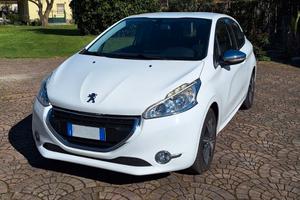 Peugeot 208 1.4 HDi 68 CV 3 porte Allure