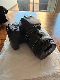 Canon EOS 200D + Obiettivo + custodia + accessori