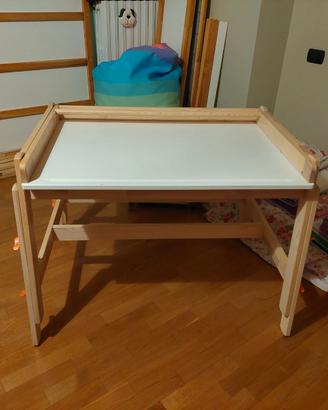 Scrivania Flosat per cameretta Ikea