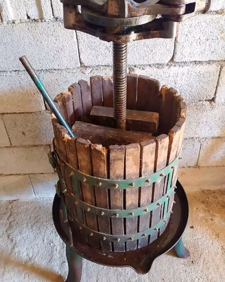 TORCHIO MANUALE PER UVA USATO GABBIA 45 CM H 134 C