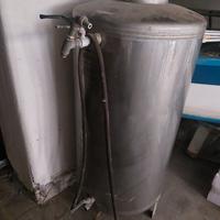 Serbatoio in acciaio inox 500 litri e autoclava.
