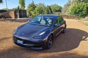 TESLA Model 3 - 2021