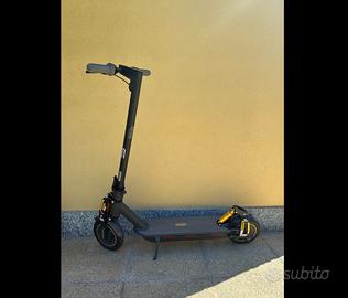 Monopattino elettrico Ninebot G30 Max +sospensioni