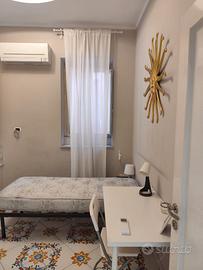 Camera singola e bagno privato nel cuore di Napoli